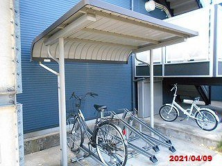 レオパレスドリームウィングのその他|屋根付き駐輪場