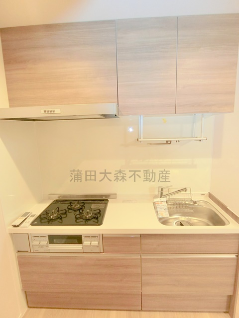 プルナス蒲田のキッチン|グリル付き３口ガスコンロのシステムキッチン