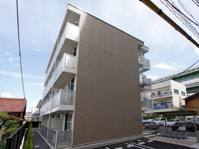レオパレスＣｒｅｓｃｅｎｔの外観