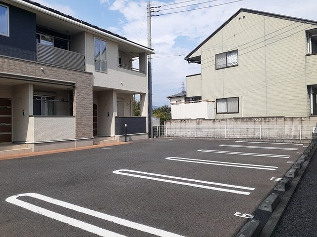 プリマヴェーラＫ　Ｃの駐車場