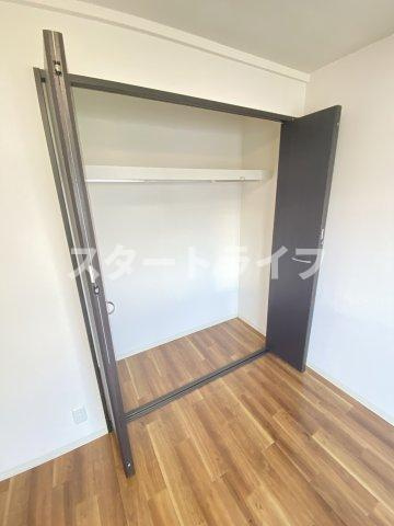 大阪市淀川区木川西１丁目の賃貸マンションの収納