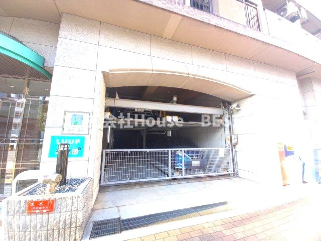 エステムコート神戸・県庁前の駐車場