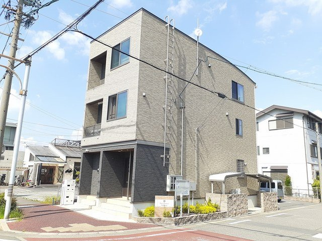 サンフラワー駅前の外観