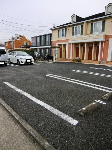 ボンヌジュルネの駐車場