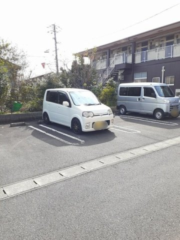 ベル・フローラの駐車場
