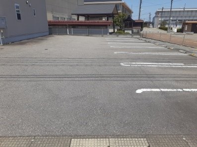 ウェルネスⅤの駐車場
