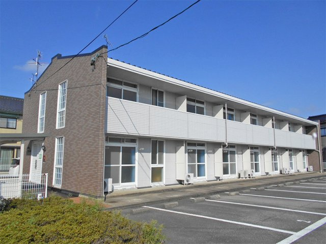 レオパレス潤の外観