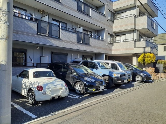 サニーフィールドの駐車場