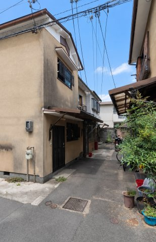 吉田下阿達町の前面道路含む現地写真