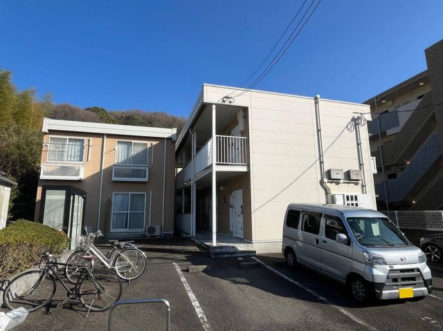 レオパレスシェルフィード山越の外観