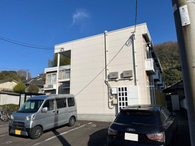 レオパレスシェルフィード山越の外観