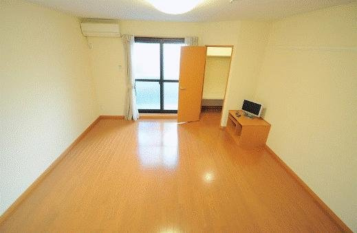レオパレスブラン　Ｄｕｅの居間・リビング|備品や設備仕様は号室等により異なります現地をご確認下さい。