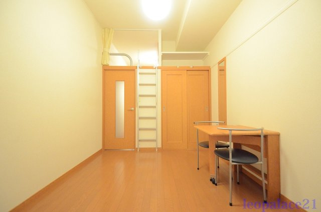 レオパレスコンフォート仁保の居間・リビング|備品や設備仕様は号室等により異なります現地をご確認下さい。