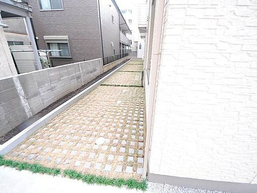 フローラ亀戸のエントランス