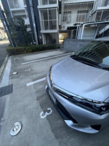 エステムコートディアシティWESTの駐車場