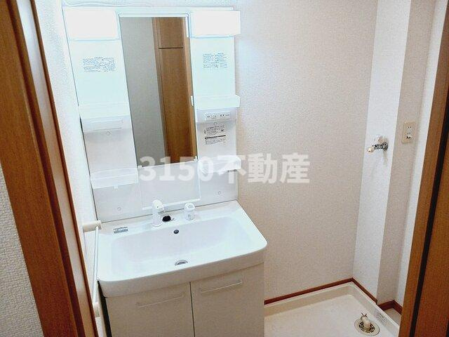 Ｆｉｒｓｔ・Ｐｌａｃｅの洗面所|ゆったりとスペースのある洗面所