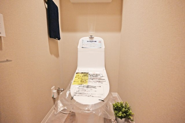 シャトー三愛のトイレ|一年を通して快適に利用できるウォシュレット付トイレです。
