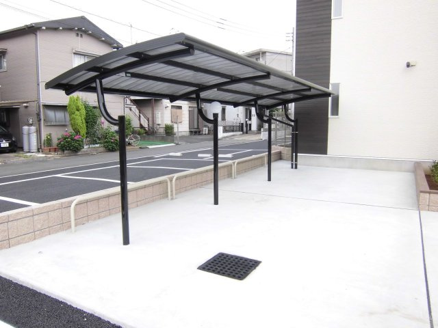 レオネクストパレフルールのその他|屋根付き駐輪場