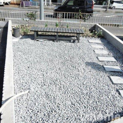 Casa Felice UNOBE (ｶｻ ﾌｪﾘ-ﾁｪ 宇野辺）の駐車場