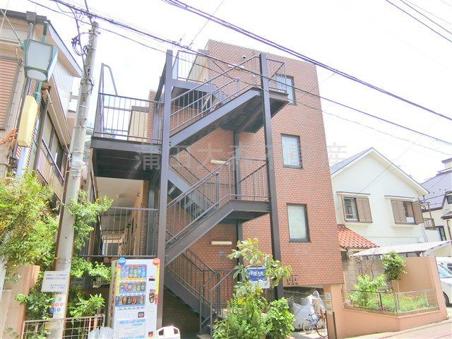 秀マンションの外観