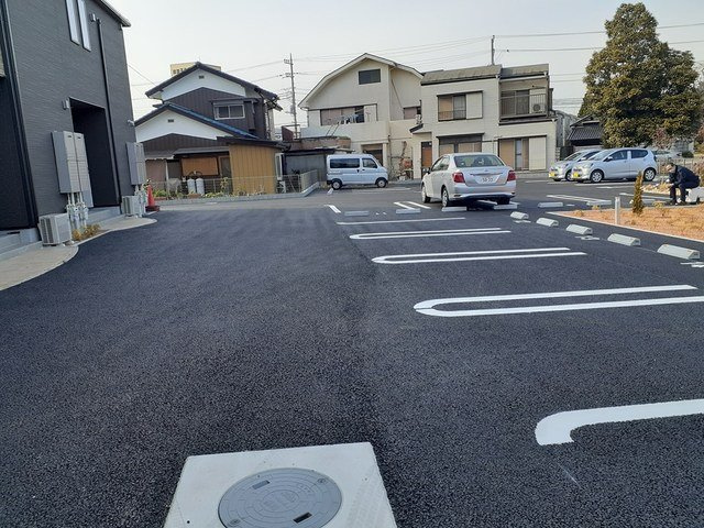 Ｓ・ＴＲＡＩＬ（エストレイル）の駐車場
