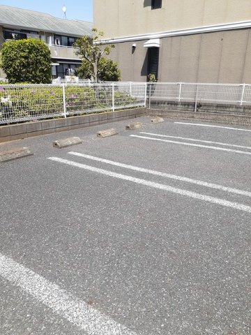 グラン　エリアールの駐車場