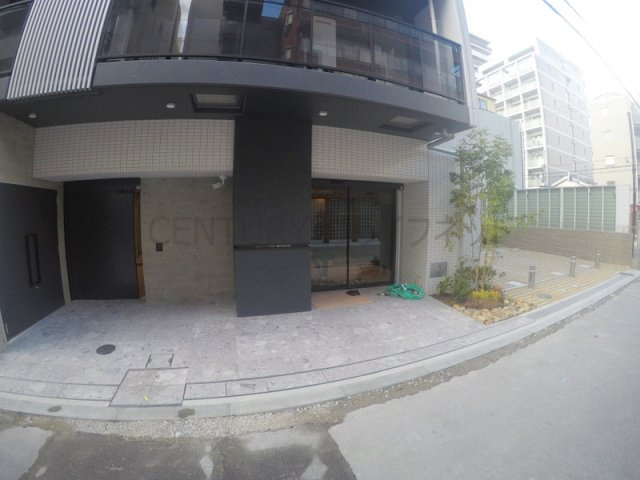 【エントランス】 | シーズンフラッツ梅田NORTH