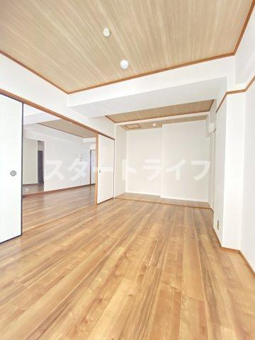 大阪市東淀川区東中島２丁目の賃貸マンションの収納