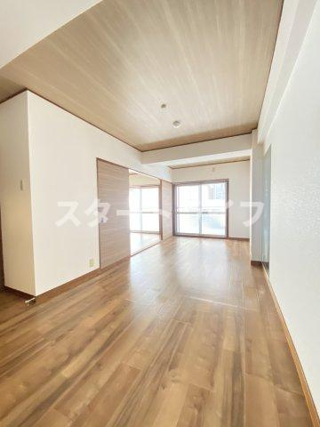 大阪市東淀川区東中島２丁目の賃貸マンションの居間・リビング