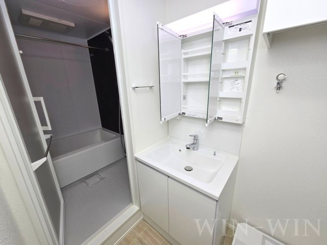 GLADIAの独立洗面台|イメージ（同建物内別部屋の写真です）