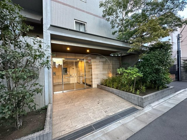 プレール・ドゥーク羽田WESTⅡのエントランス