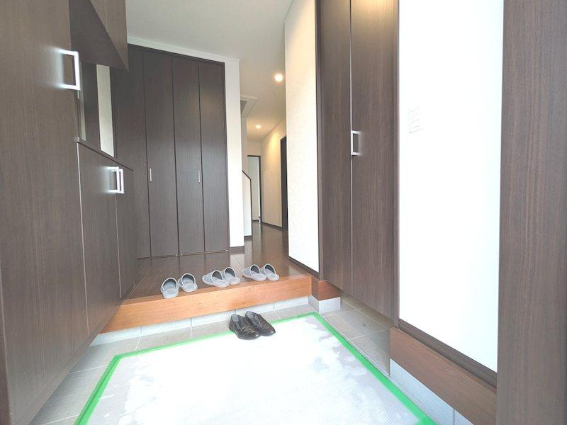 梅が枝　中古一戸建ての玄関|■物件内覧・資金計画相談・住宅ローン相談、リフォーム相談、お問合せ受付中■
※当日・翌日のご内覧、ご相談はお電話でのお問合せがスムーズです！