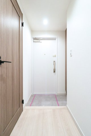 ベラカーサ秋葉原の玄関|ベラカーサ秋葉原：玄関にはシューズボックスがあり靴もスッキリ収納可能です！