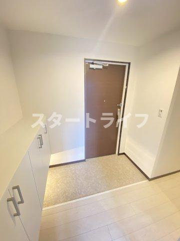 大阪市東淀川区東中島３丁目の賃貸マンションの玄関