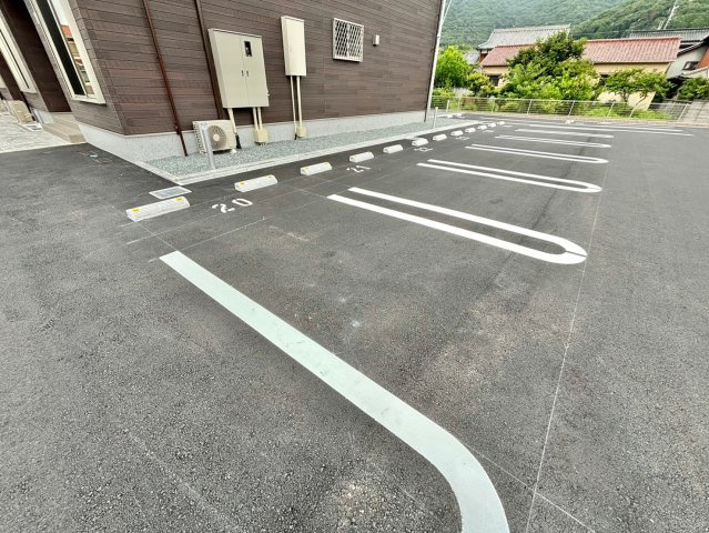 ハウオリエカヒの駐車場
