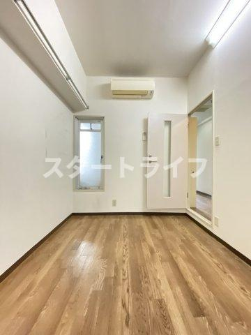 大阪市淀川区新高１丁目の賃貸マンションの居間・リビング