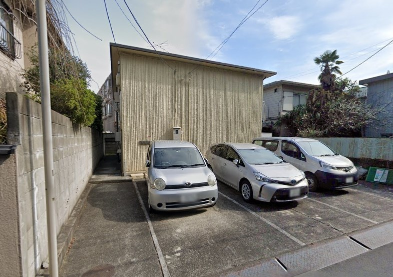 鳳蓮荘の駐車場