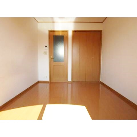 藤沢市鵠沼石上３丁目のアパートの寝室