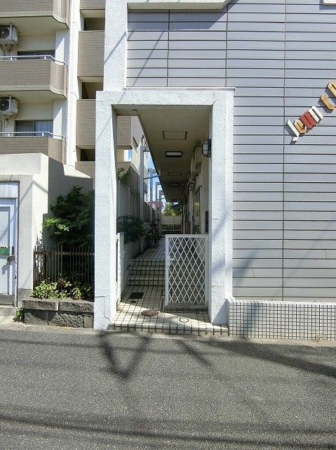 ジュネパレス松戸第１３３のエントランス
