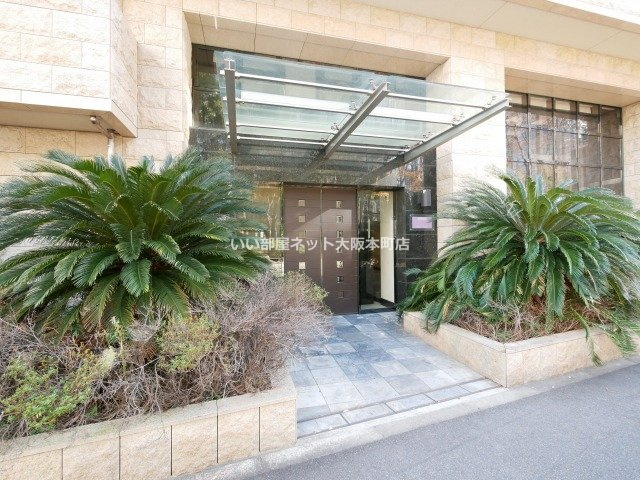 S-RESIDENCE福島Luxeのエントランス