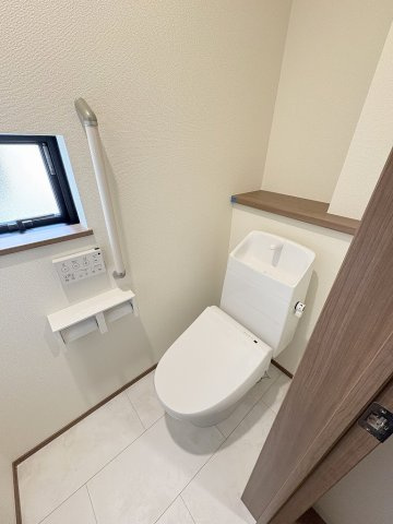 三郷市高州1丁目　新築戸建　全2棟　B号棟のトイレ|同施工会社の参考写真になります。