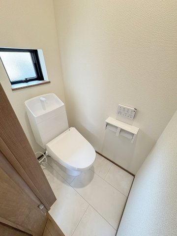 三郷市高州1丁目　新築戸建　全2棟　B号棟のトイレ|同施工会社の参考写真になります。