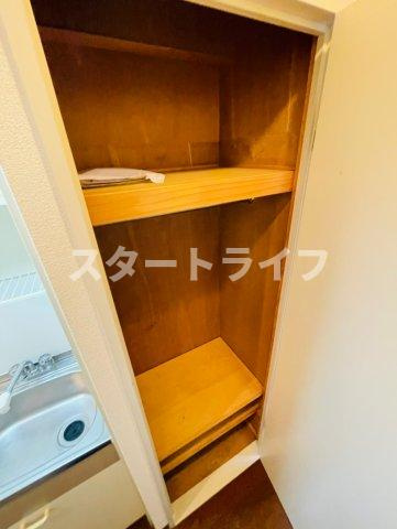 大阪市淀川区東三国１丁目の賃貸マンションの収納