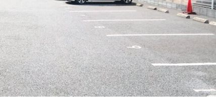 グランディール タチバネの駐車場