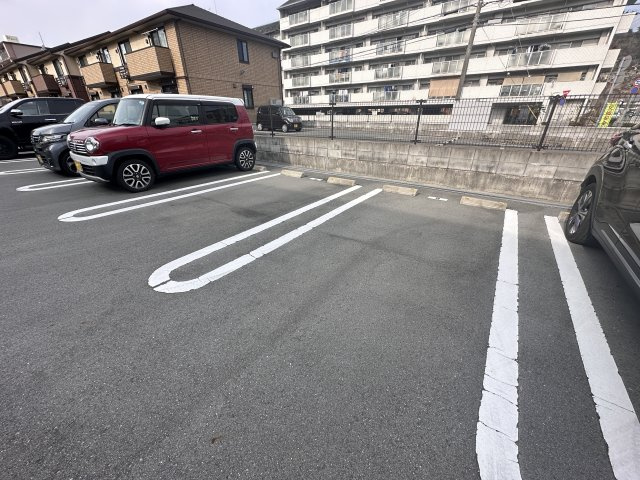 セジュール・Ｔ・青山西の駐車場