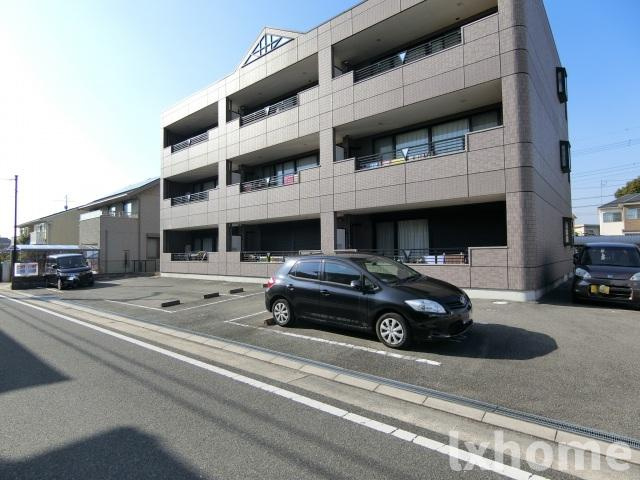 ティアーズガーデンの駐車場|車をお持ちの方に嬉しい駐車場付きの物件です