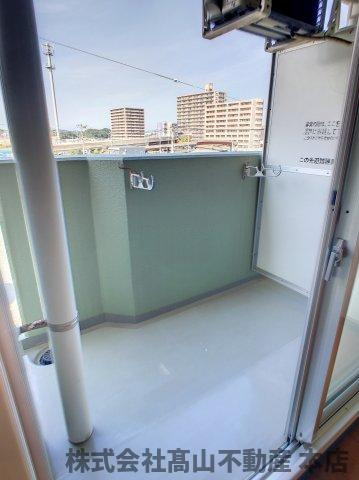ジュネスシティ駅前のバルコニー