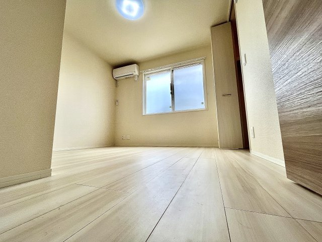 Grande maisonの洋室|反転タイプ他室の写真です