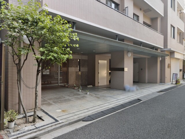 シーアイマンション根津宮永のエントランス|ペット飼育可能！平成１１年築・オートロック＆宅配ボックス付きマンション、シーアイマンション根津宮永は即日現地案内可能となっておりますので、お気軽にお問い合わせください！