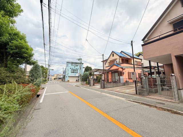 瑞原3丁目の前面道路含む現地写真